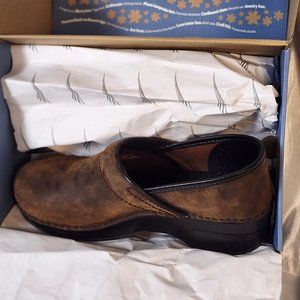 Nearly New in Box Dansko Women's Brown Professional Antiqued Leather size 41
